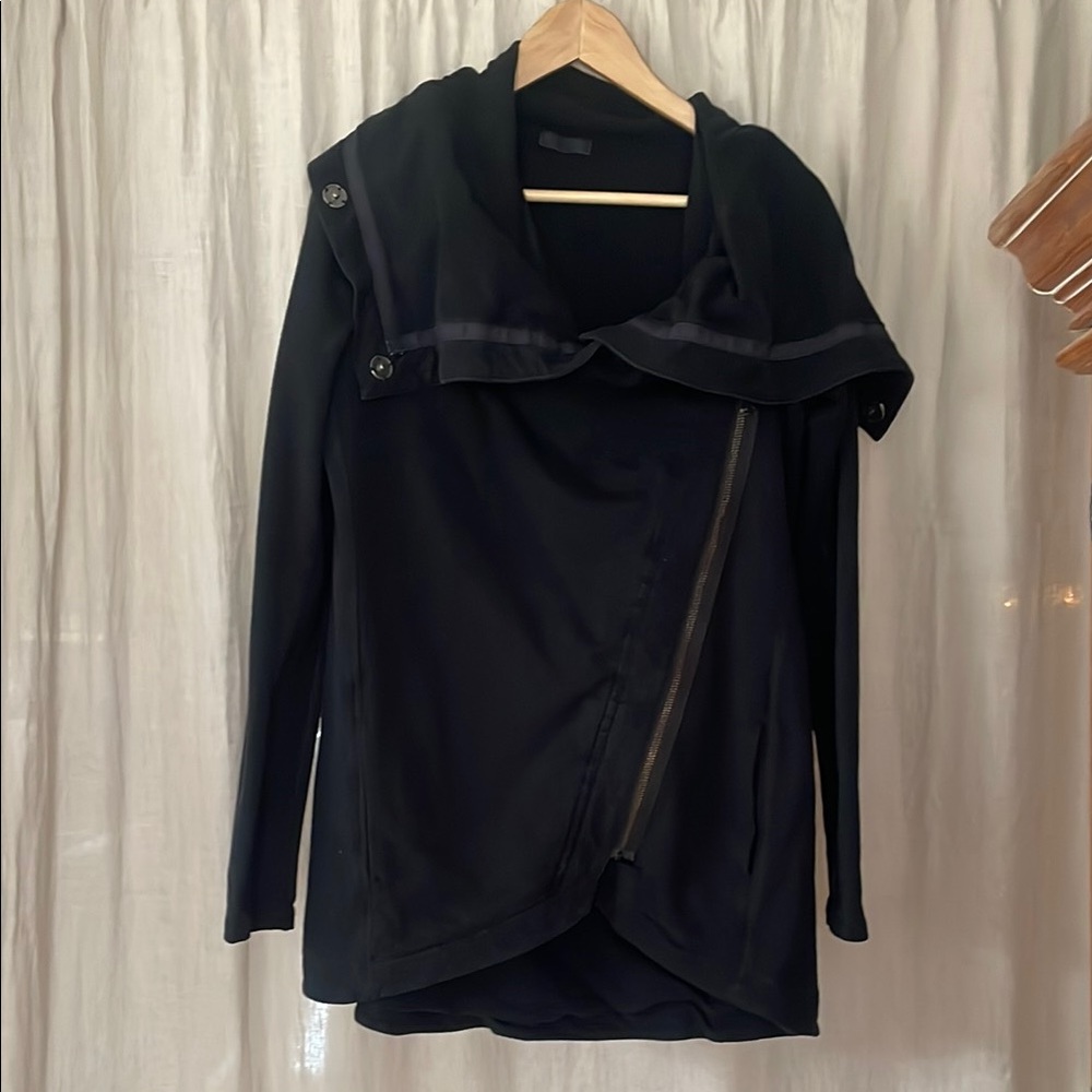 Lululemon Black Zip Up Sweate